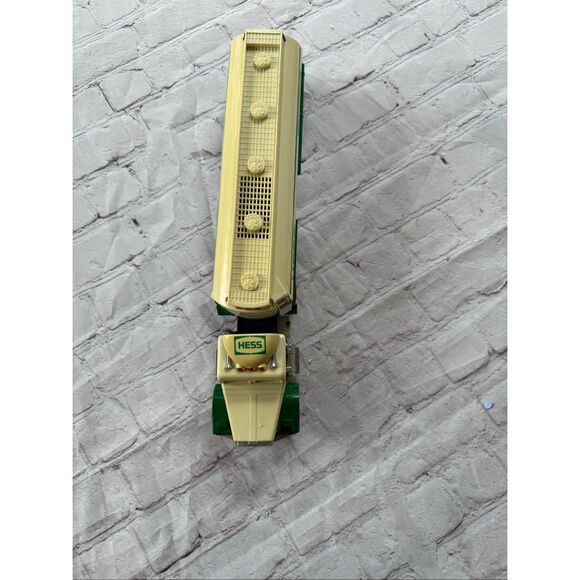 Vintage Hess Corporation Gasoline Toy Tanker Truck Green Beige Vintage 1990 - Picture 9 of 16